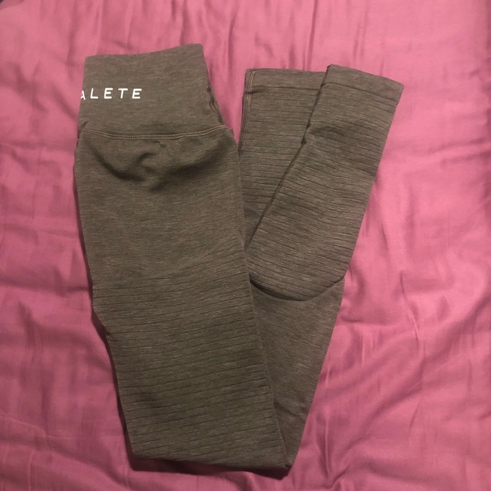 **SOLD** Alphalete Revival Leggings